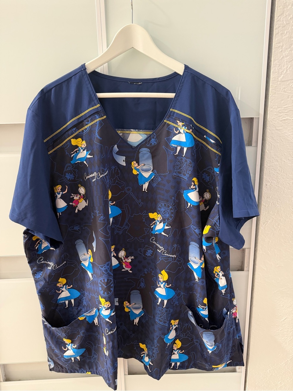 Navy Alice Print Women’s Scrub Too